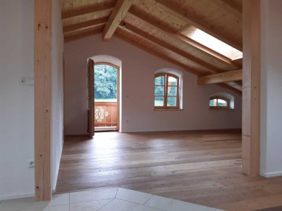 Stilvolle 2-Zimmer DG Wohnung Nähe Prien a. Chiemsee