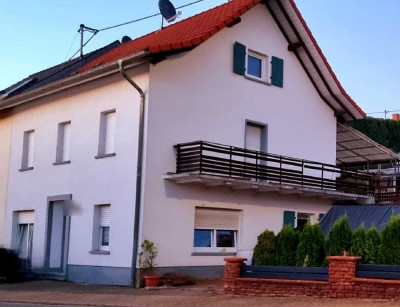 Losheim am See: Einfamilienhaus in ruhiger Lage mit Garten!