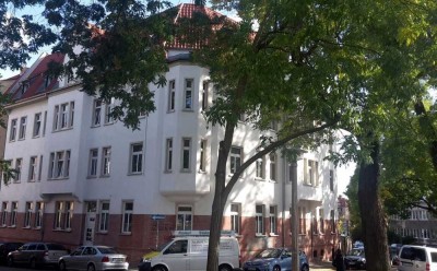 Schöne  4 Zi-Wohnung mit Laminat sep. Wohnküche, Duschbad + Gä-.WC im Paulusviertel