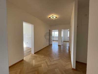 Moderne 4-Zimmer-Wohnung mit Balkon & Tiefgarage in Hannover-Wettbergen!