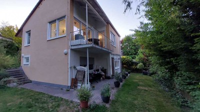 Geschmackvolle 1-ZKB-Wohnung Maisonette mit EBK + Terasse in Marburg