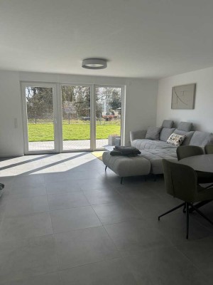 Neubau-Reiheneckhaus mit Dachterasse, Garten und Garage mit Ladesäule
