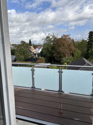 Helle 3-Zimmer Dachgeschosswohnung in Hilden mit Balkon
