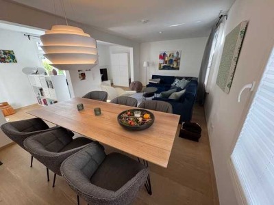 Gemütliche Maisonette-Wohnung im Stil eines Reihenhauses im historischen Vierkanthof