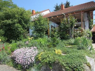 Doppelhaushälfte 5-Zimmer mit gehobener Innenausstattung und großem Garten in Auggen