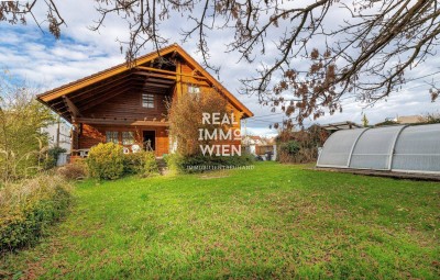 Charmantes Eigenheim mit Pool und stilvollen Details