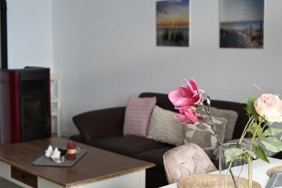 Geschmackvolle, gepflegte 3-Zimmer-Wohnung mit geh. Innenausstattung mit Balkon und EBK