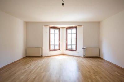 Liebevoll gepflegte Maisonette Wohnung mit 5 Zimmern in ruhiger Lage im Zentrum von Hollabrunn – Privatverkauf