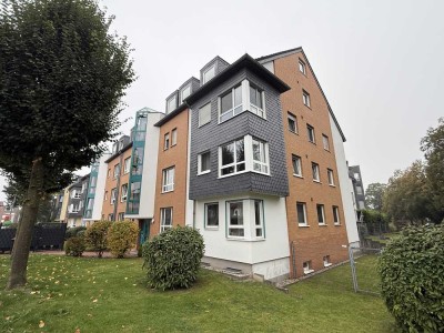 Großzügige 3-Zimmerwohnung mit Balkon und Tiefgarage in gefragter Lage.