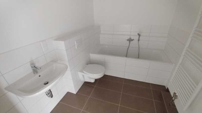 Modernes Wohnen mit Komfort: 4-Zi.-Wohnung mit Terrasse, 2 Bädern und Hobbyraum