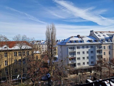 Wunderschöne Altbau - Wohnung am Rotkreuzplatz, WG geeignet