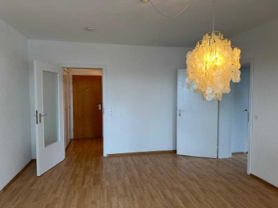 Geschmackvolle und helle 2,5-Zimmer-Wohnung mit Balkon in Baumberg