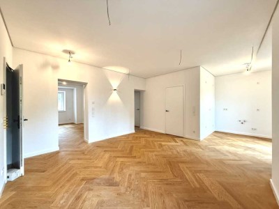 Fertiggestellter kernsanierter Altbau Fischgrätparkett uvm.