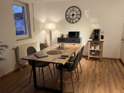 Exklusive 1,5-Zimmer-Wohnung mit gehobener Innenausstattung mit Balkon und Einbauküche in Kitzingen