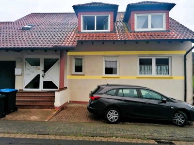 Schöne, helle 3 Zimmer Wohnung, 85 qm, mit Stellplatz in Kleinwallstadt