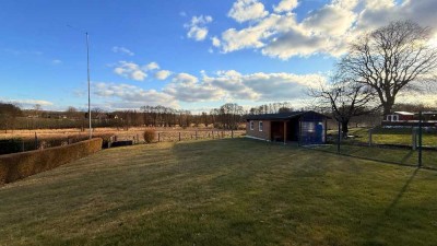 EINFAMILIENHAUS MIT FELDBLICK ! Garten, Vollkeller, Garage auf ca. 87 m² Wohnfläche