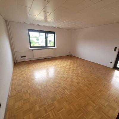 Moderne 3-Zi.-Wohnung mit Terrasse & EBK in Cölbe