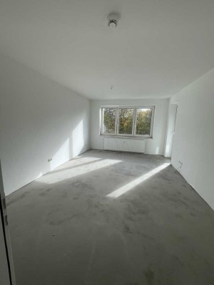*Großzügig geschnittene 2-Zimmerwohnung mit neuer Küche*