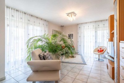 FREIBURG AM SEEPARK - SONNIGE 2-ZIMMER-WOHNUNG. 2 BALKONE, 1 STELLPLATZ