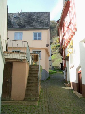 Großes, gemütliches Wohnhaus mit Stellplatz und kleinem Freisitz in idyllischer Lage