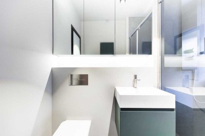 Terrassenwohnung mit Antonio Lupi Badezimmer und PKW-Stellplatz