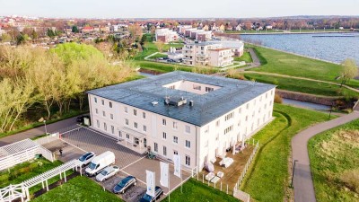 Geschmackvolle 2-Zimmer-Wohnung mit Einbauküche und Seeblick in Bitterfeld-Wolfen