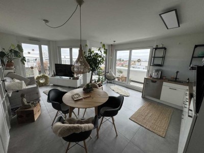 Wunderschöne zwei Zimmer Penthouse Wohnung mit genialer Aussicht über Winnenden