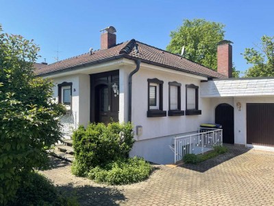 Ihr Traumhaus im Grünen: Einfamilienhaus mit großem Garten in ruhiger Lage in Schallstadt-Mengen.
