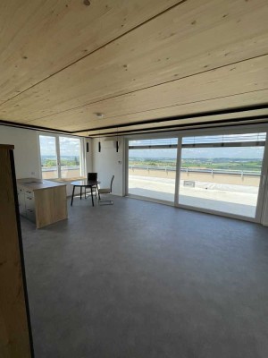 Erstbezug und Einbauküche: Geschmackvolle 4-Zimmer-Penthouse-Wohnung mit geh. Innenausstattung