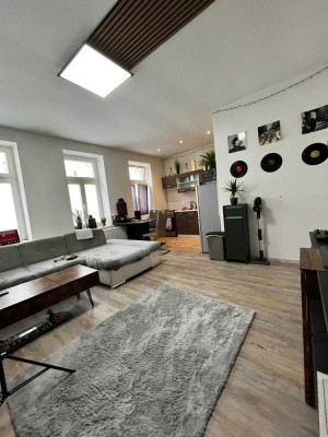 Expads und Studenten aufgepasst! 2 Zimmer, hell und freundlich mit Tageslichtbad, komplett möbliert!