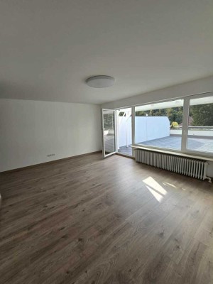 Erstbezug nach Sanierung: 2,5-Zimmer-Wohnung mit Garage und Terrasse in Gernsbach