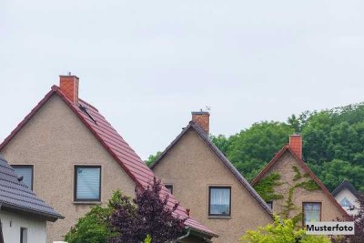 Einfamilienhaus mit Garagenanbau in guter Wohnlage