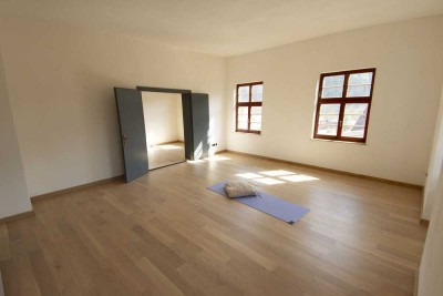 Schöne, geräumige zwei Zimmer Wohnung auf Schloss Mühlen, Horb am Neckar