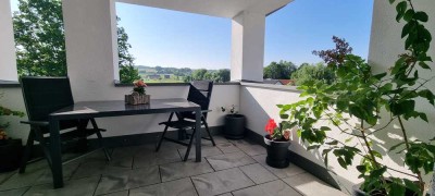 Herrliche 4-Zimmer-Wohnung mit gehobener Ausstattung mit Balkon und EBK in Ilmmünster von privat