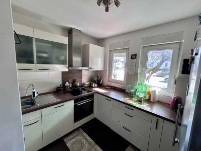 Exklusive, gepflegte 3-Zimmer-EG-Wohnung mit Einbauküche in Eschborn