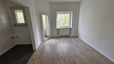 Renovierte 2-Zimmer-Wohnung mit Wohnküche und kleinem Balkon