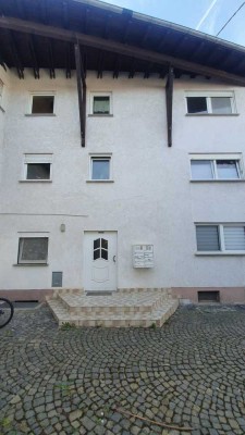 *Freundliche Dachgeschoßwohnung in Obertiefenbach*