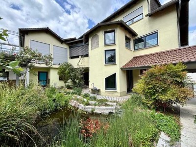 Großzügiges Zweifamilienhaus mit Charme