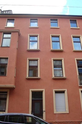 Sehr heimeliche neu renovierte 2 ZW Wohnung mit Balkon (ohne Stellplatz) zentral in KA