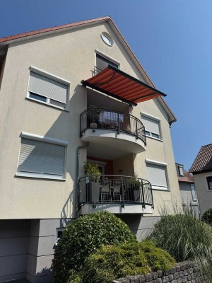 Gepflegte 3,5-Zimmer-Wohnung mit Balkon und EBK in Hösbach
