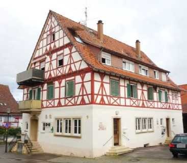 Traumhafte teilmöblierte DG-Wohnung mit Südbalkon im schönen Fachwerkhaus