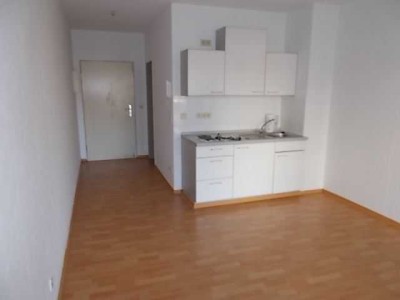 *** Günstige 1-Zimmer mit Riesenterrasse, EBK und Wannenbad in Uninähe!! ***