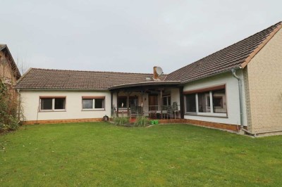 Sanierter Bungalow in ruhiger Lage mit schönem Grundstück