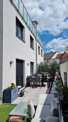 Moderne Doppelhaushälfte (Teil einer WEG) *Balkon, Terasse, Garten* Bauj. 2020