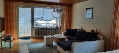 Freundliche und gepflegte 4-Raum-Wohnung mit Einbauküche in Nittendorf