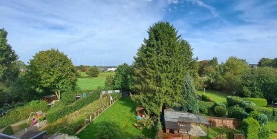 Schöne 3-Zimmer-Wohnung mit Garten und Garage