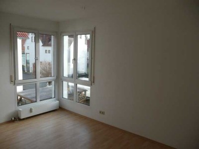 Helle 3-Zimmer-Whg. mit Balkon und Gartenanteil
