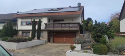 Freistehendes Einfamilienhaus mit traumhaftem Garten in idyllischer Lage