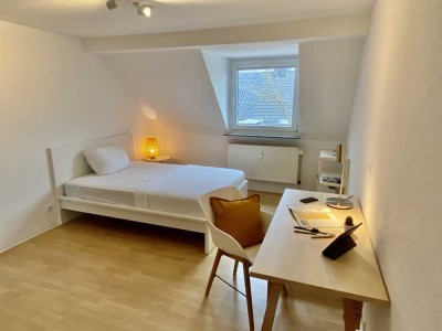 Moderne möblierte WG-Zimmer mit Top Anbindung