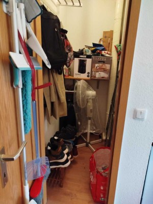 Helles 1-Zimmer-Apartment (35 m²) mit Balkon, Einbauküche und renoviertem Bad – 2. OG